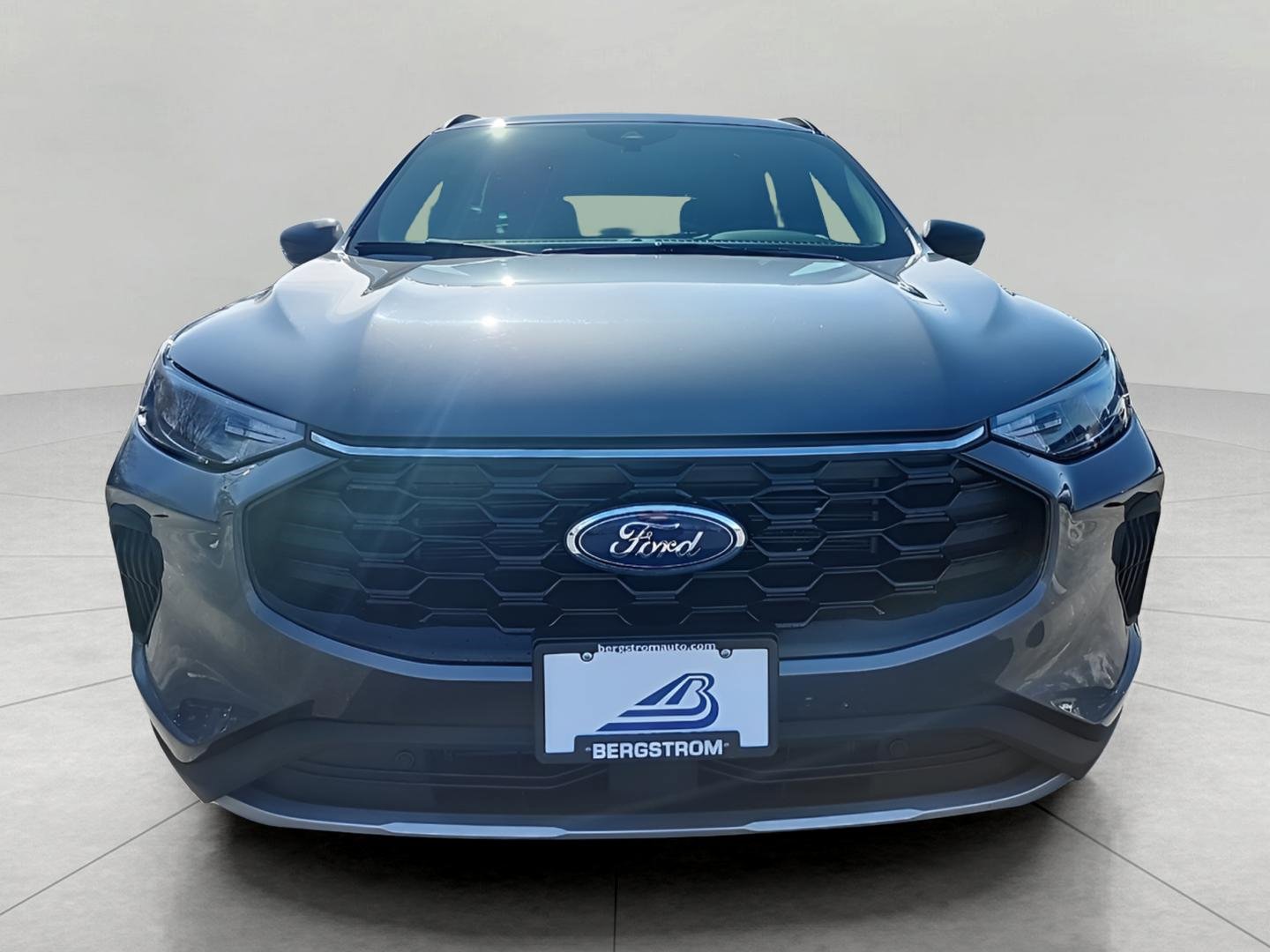 Certified 2025 Ford Escape ST-Line AWD/4WD image 4