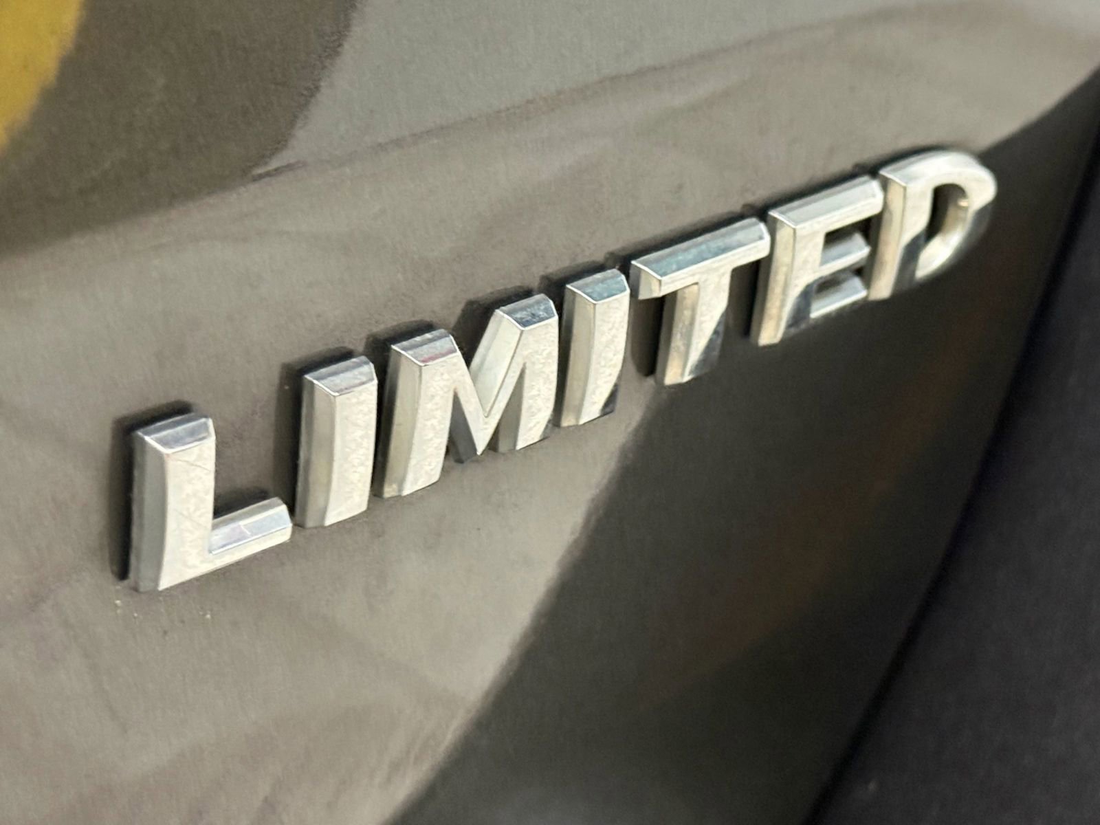 Used 2017 Jeep Grand Cherokee Limited AWD/4WD image 14