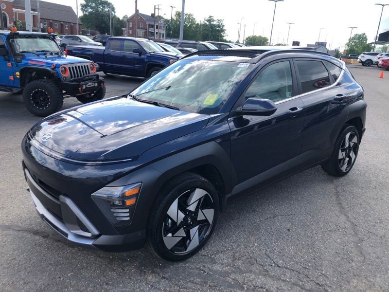 Used 2024 Hyundai Kona Limited AWD/4WD image 3