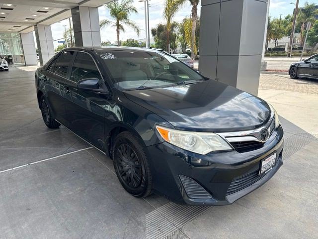 Used 2014 Toyota Camry LE FWD image 9