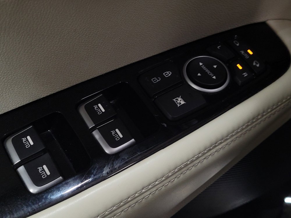 Used 2017 Kia Sorento SX image 27