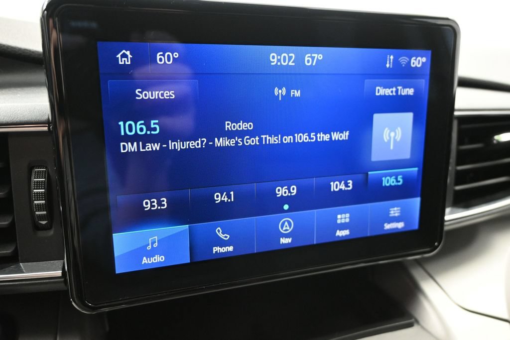 Used 2022 Ford Explorer XLT w/ Equipment Group 202A AWD/4WD image 16