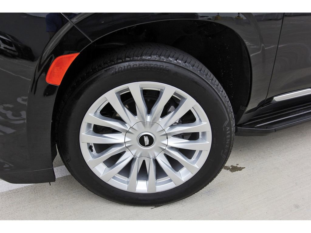 Used 2024 Cadillac Escalade Luxury RWD image 33