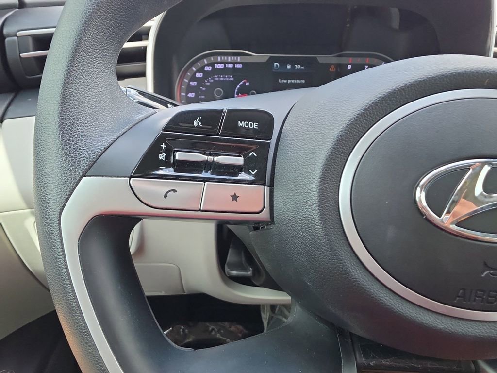 Certified 2023 Hyundai Tucson SE FWD image 19