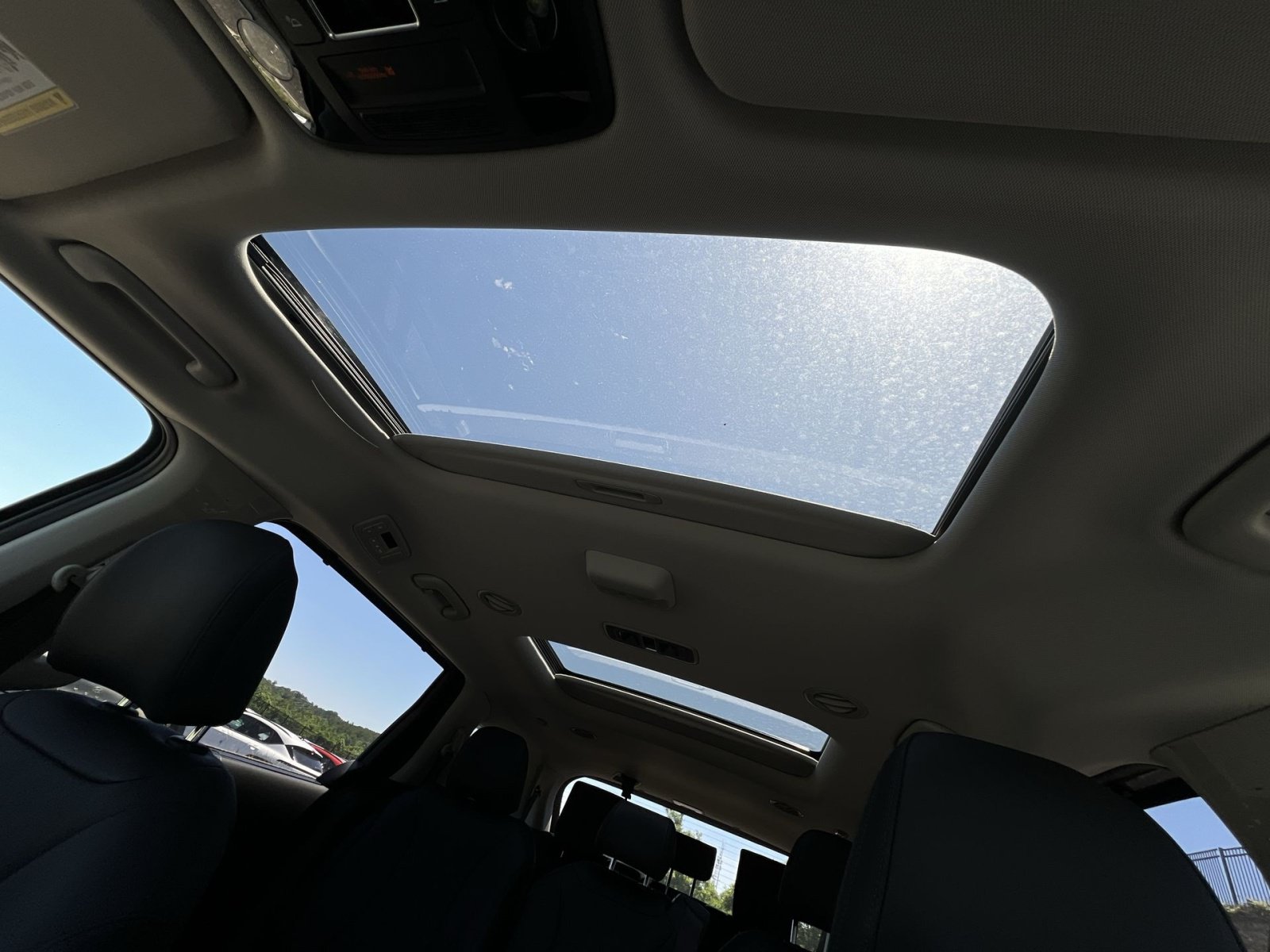 New 2026 Kia Carnival SX w/ SX Dark Edition Package FWD image 39