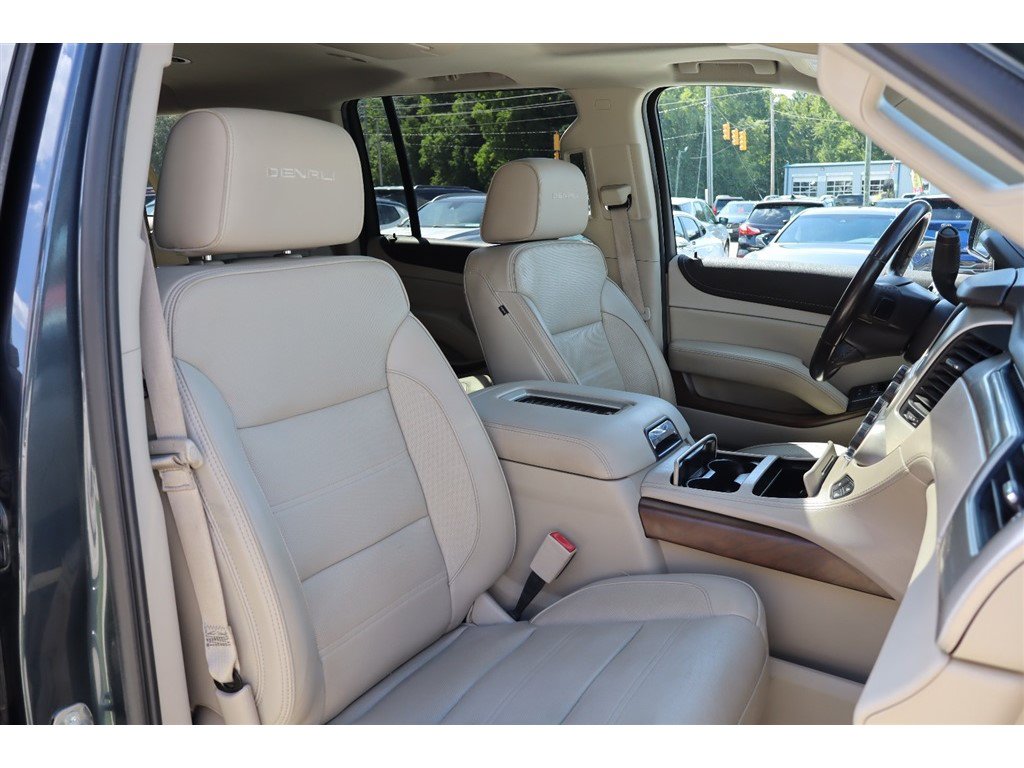 Used 2020 GMC Yukon XL Denali w/ Denali Premium Package AWD/4WD image 34