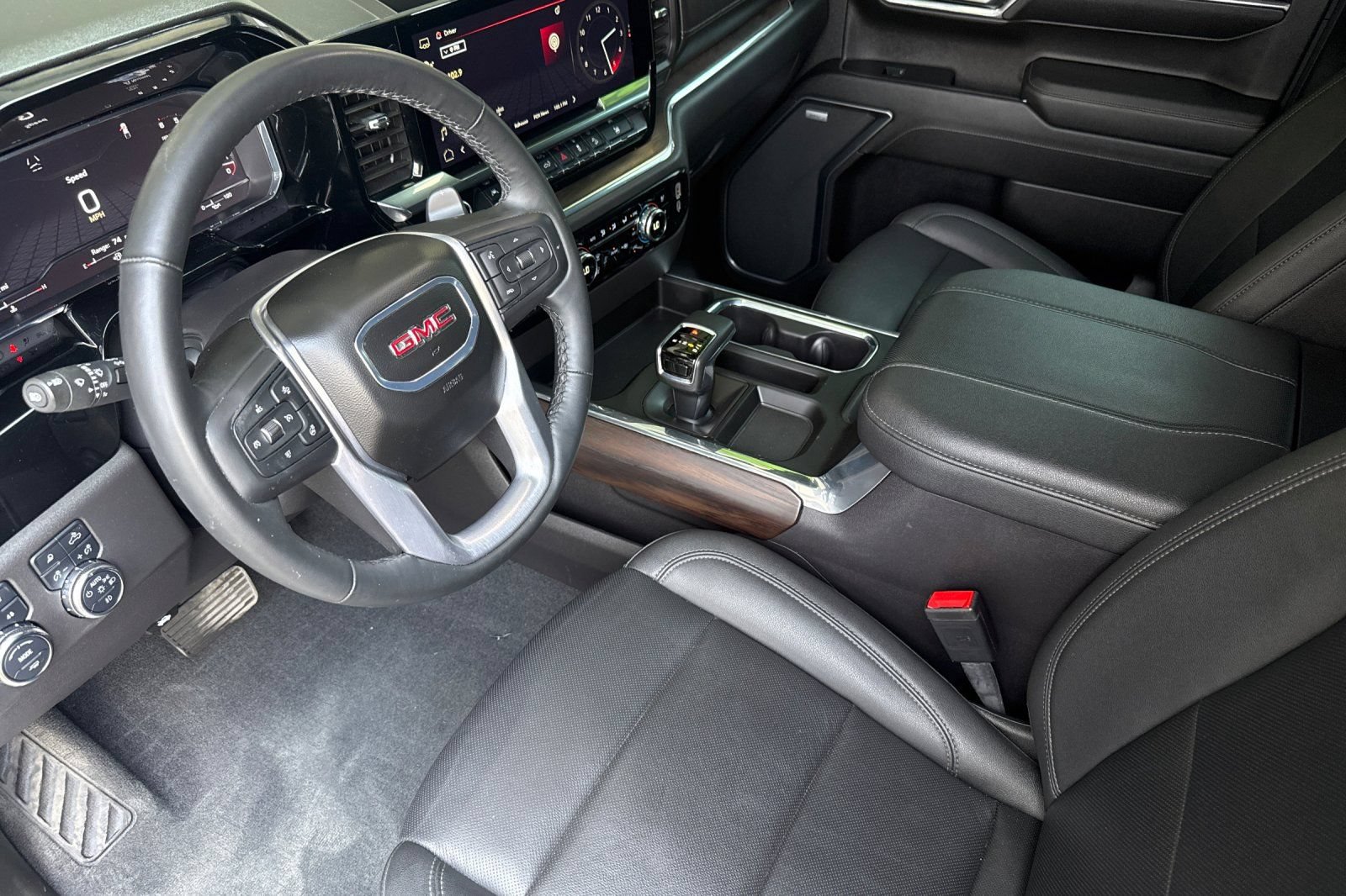 Used 2024 GMC Sierra 1500 SLT w/ SLT Premium Plus Package AWD/4WD image 9