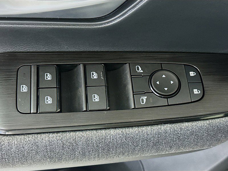 New 2026 Nissan Kicks SV w/ SV Premium Package image 19