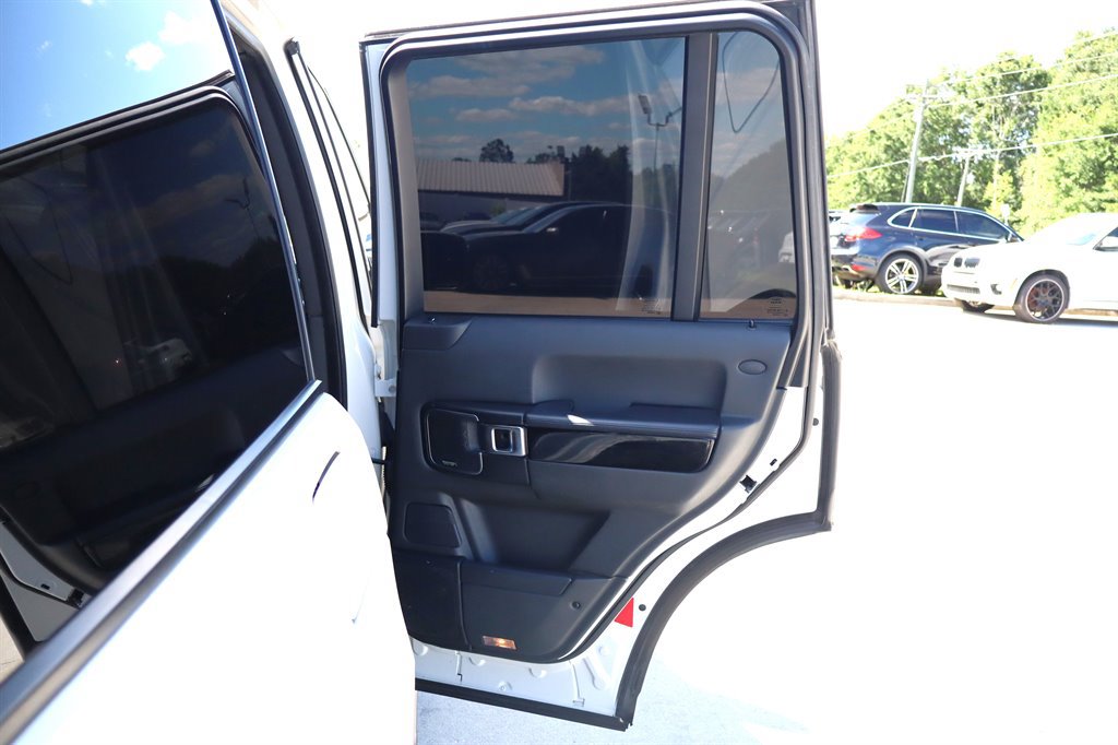 Used 2010 Land Rover Range Rover Supercharged AWD/4WD image 37