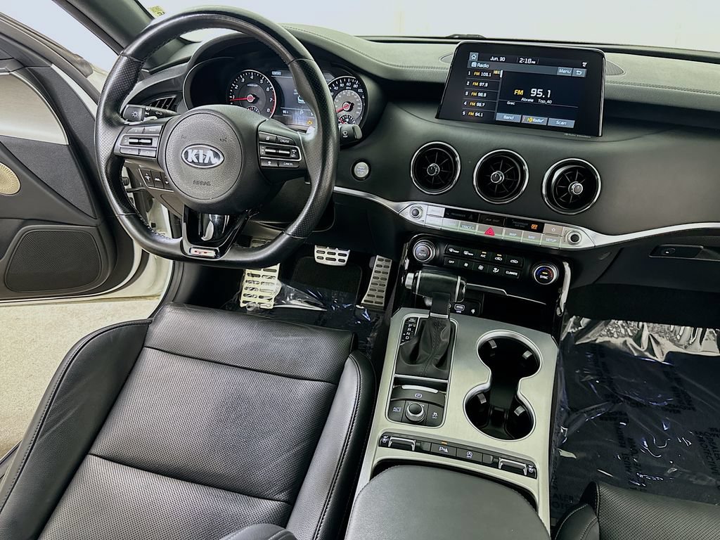 Used 2020 Kia Stinger GT1 RWD image 17