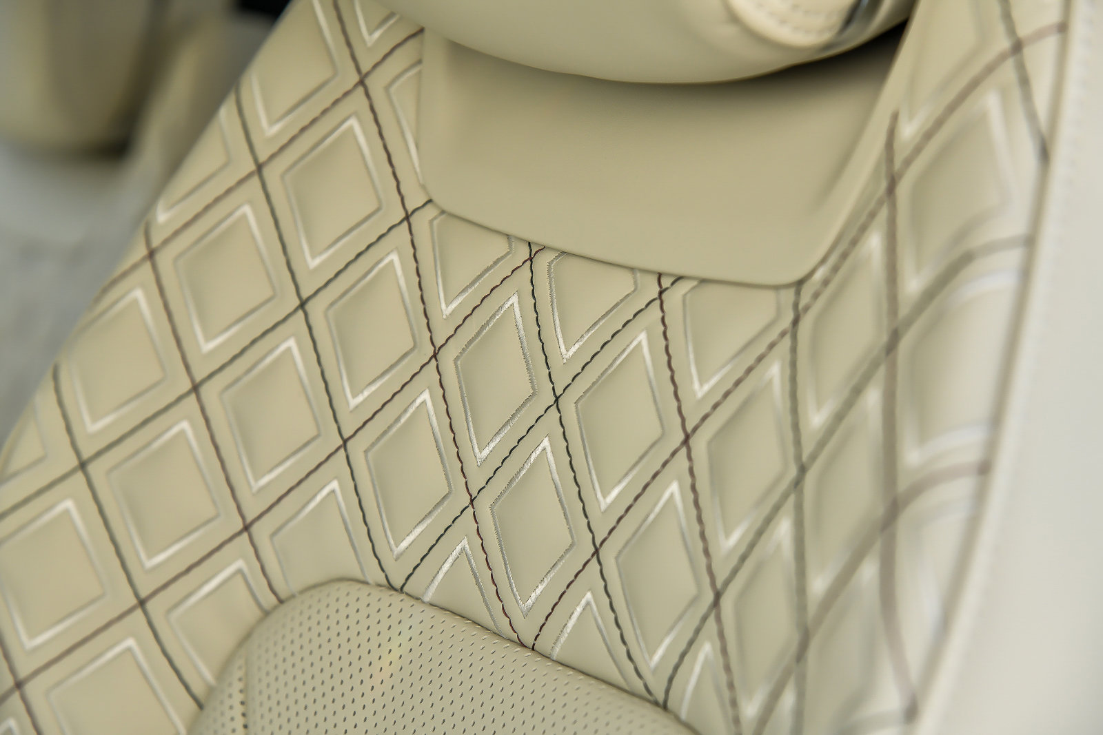 Used 2024 Bentley Continental GT Mulliner image 31