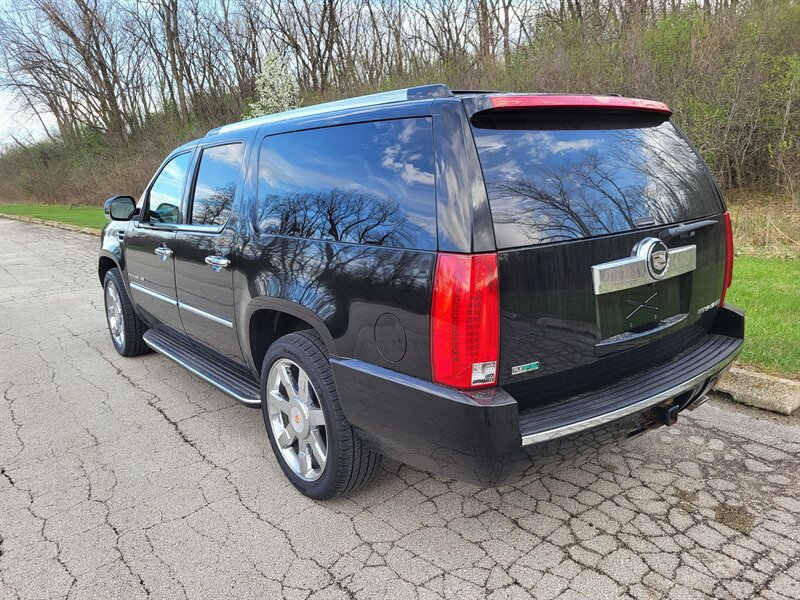 Used 2011 Cadillac Escalade ESV Luxury AWD/4WD image 9