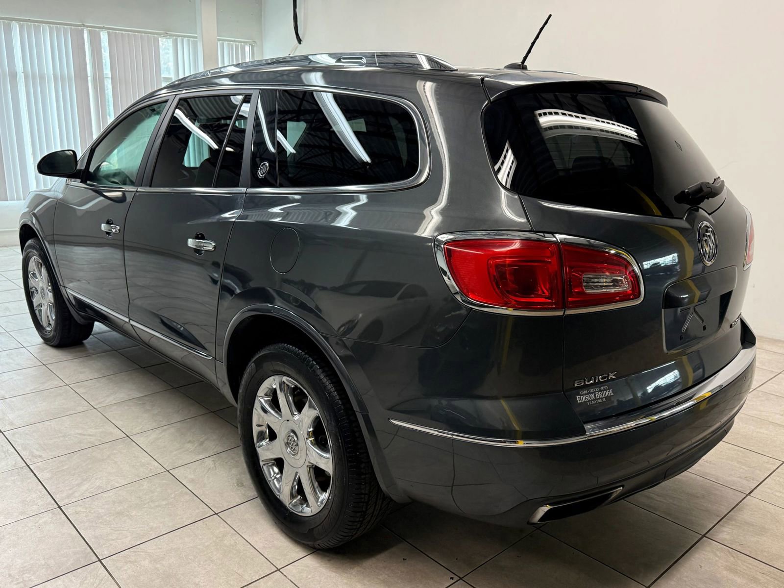 Used 2013 Buick Enclave Leather w/ LPO, Cargo Convenience Pkg image 7