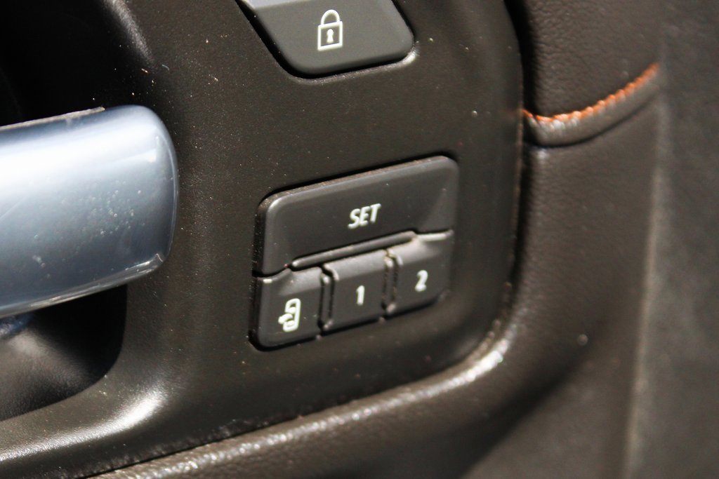 Used 2020 GMC Sierra 2500 AT4 image 16