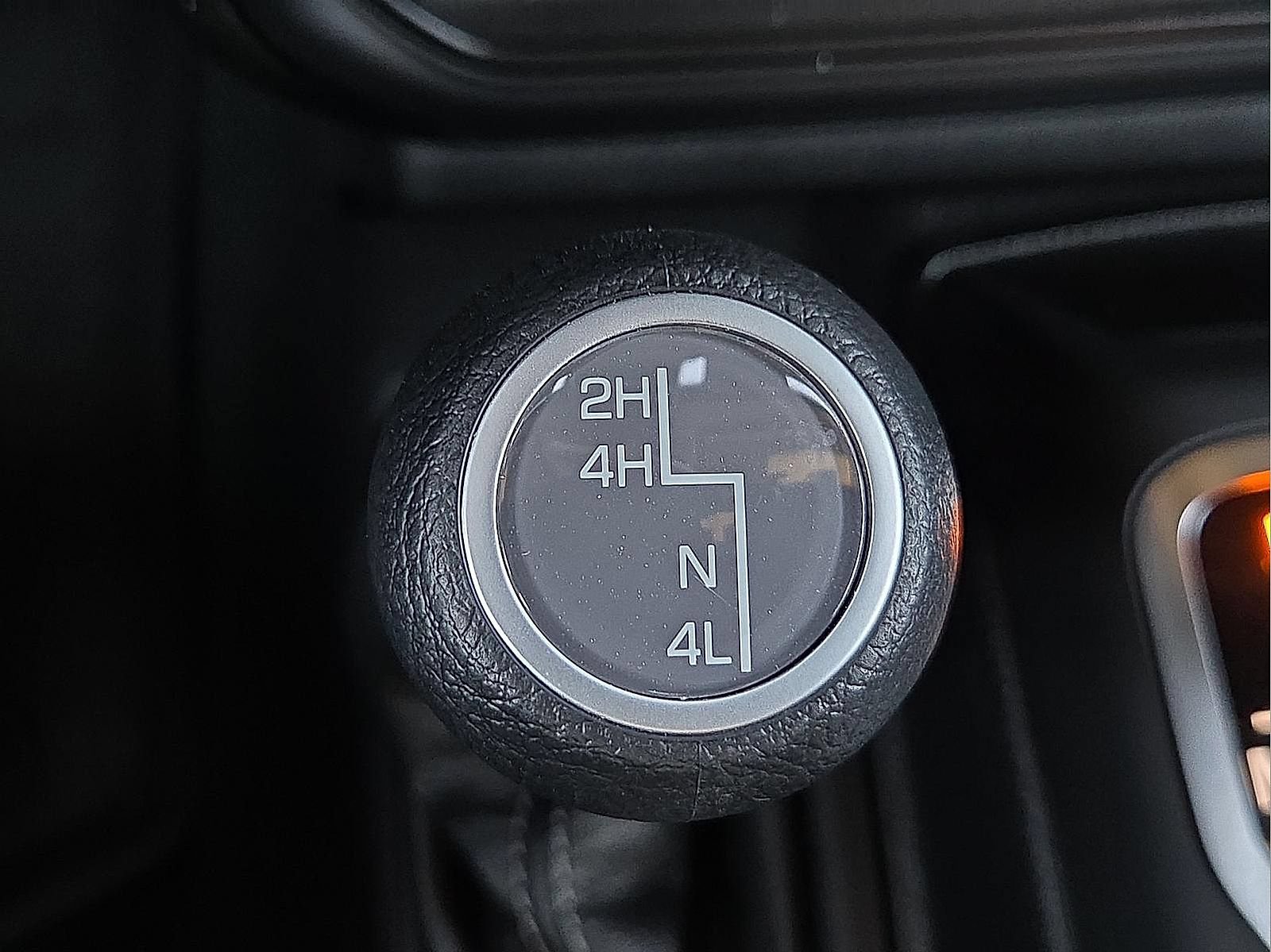 Used 2024 Jeep Wrangler Sport AWD/4WD image 17
