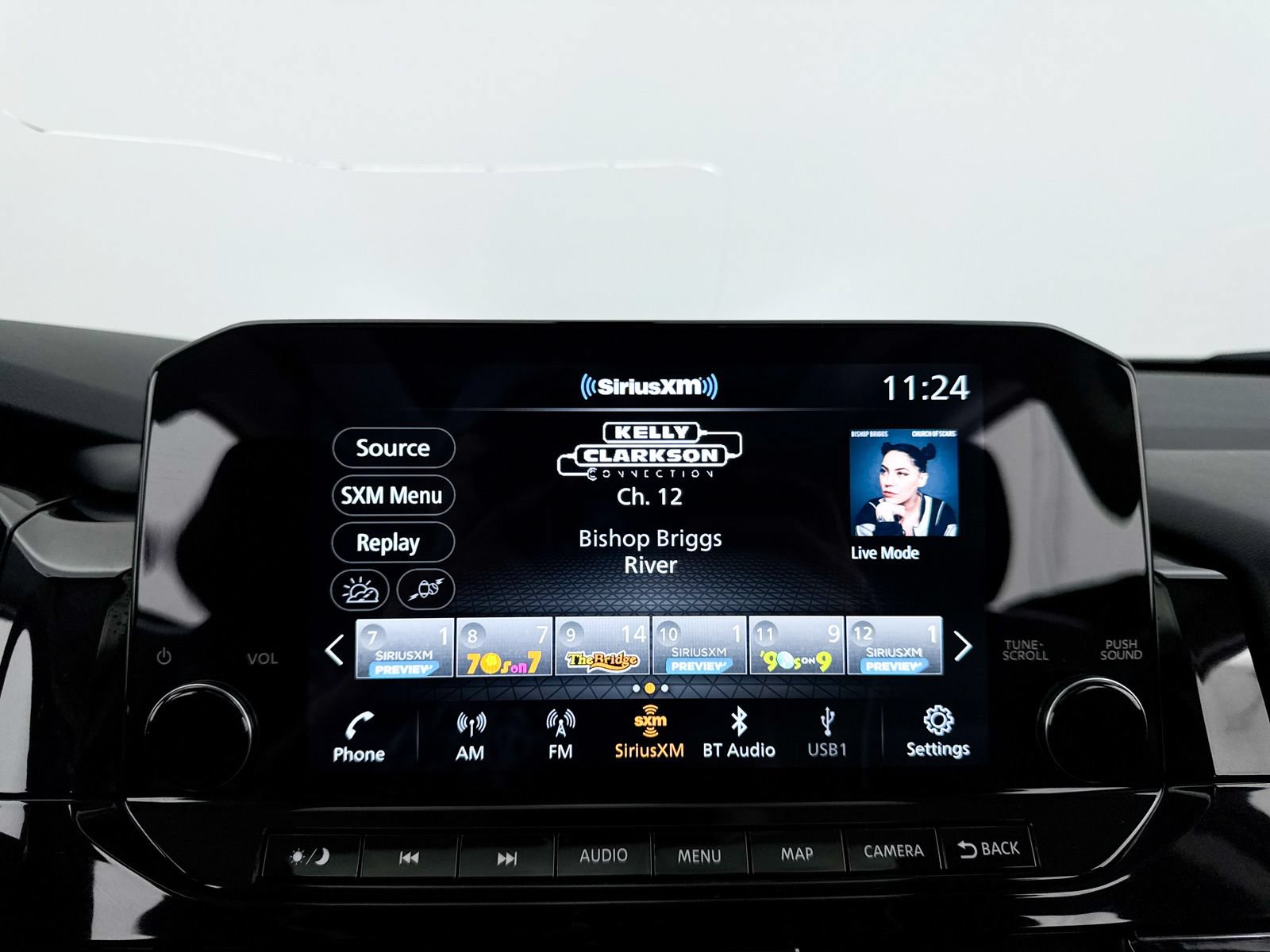 Used 2024 Nissan Pathfinder Platinum FWD image 5