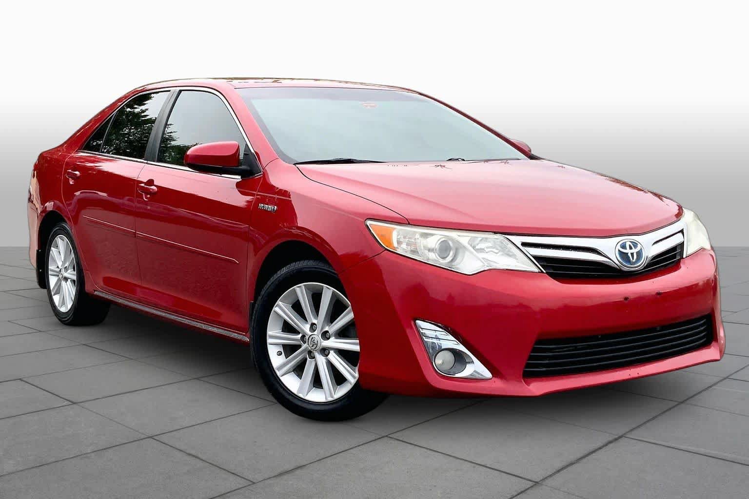 Used 2013 Toyota Camry XLE w/ Convenience Pkg FWD image 3