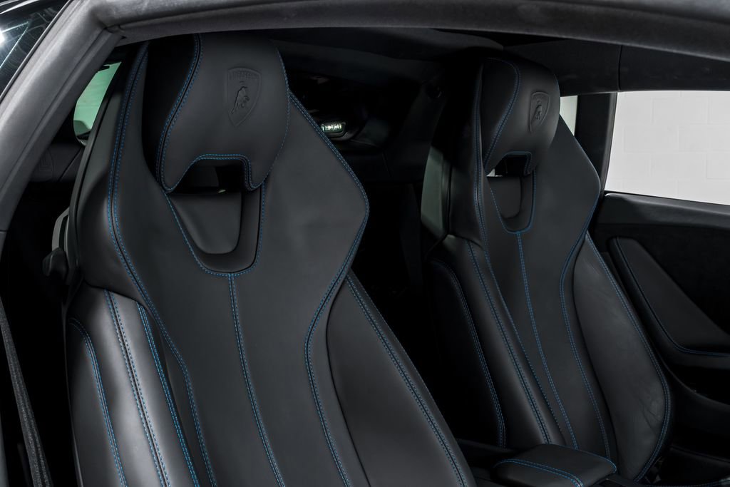 Used 2022 Lamborghini Huracan EVO RWD image 35