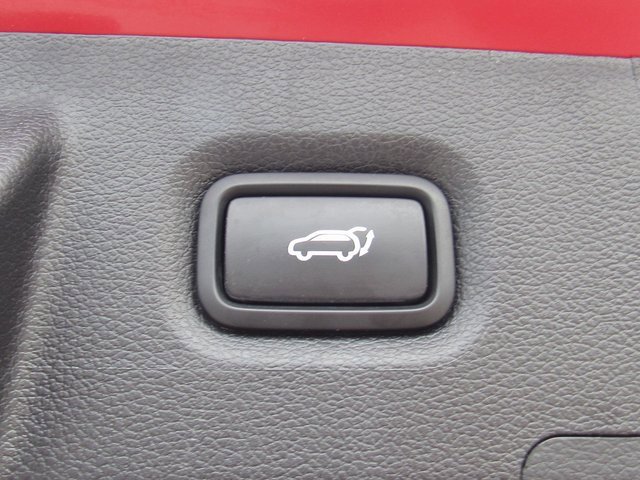 Used 2020 Hyundai Santa Fe SEL w/ Convenience + Premium Package image 6