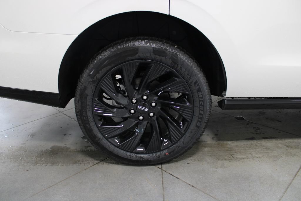 New 2026 Lincoln Navigator Reserve w/ Jet Appearance Package image 12