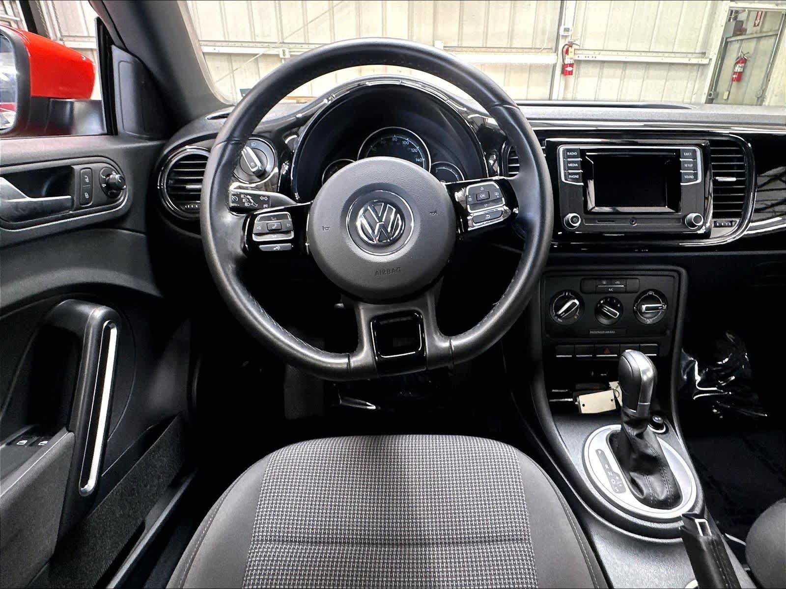 Used 2019 Volkswagen Beetle 2.0T S FWD image 8