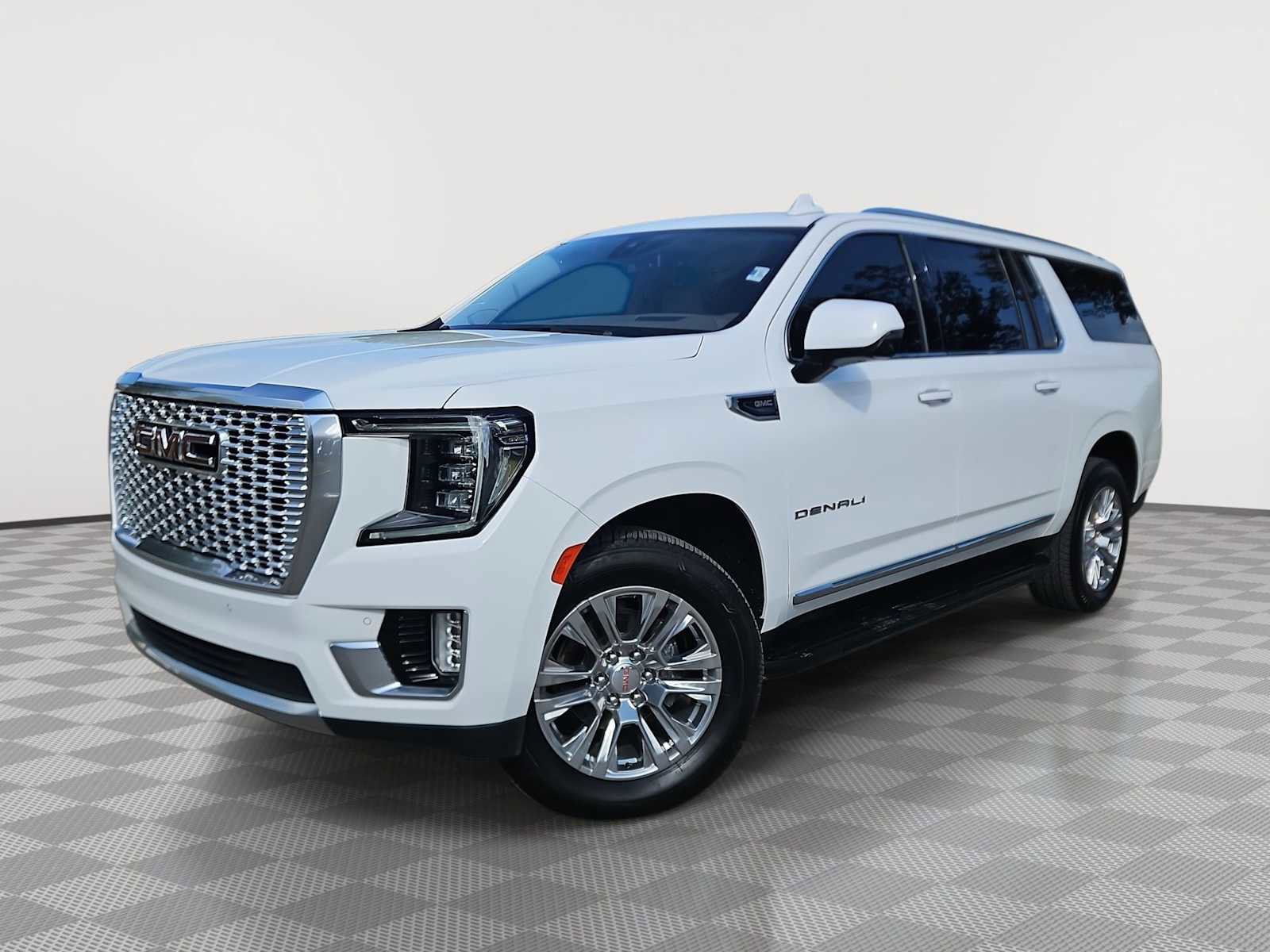 Certified 2021 GMC Yukon XL Denali AWD/4WD image 1