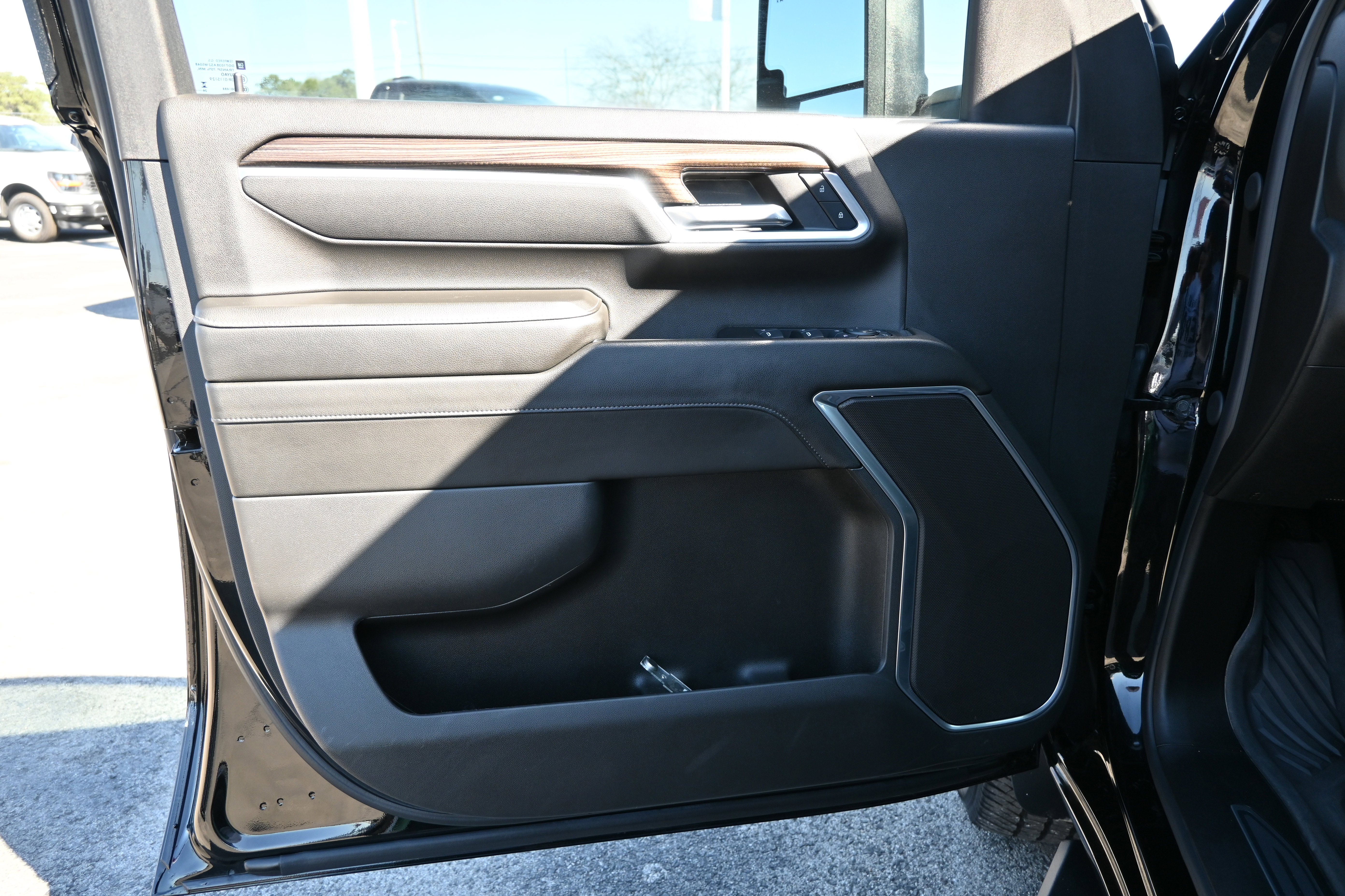 Used 2025 Chevrolet Silverado 2500 LT w/ Texas Edition image 13