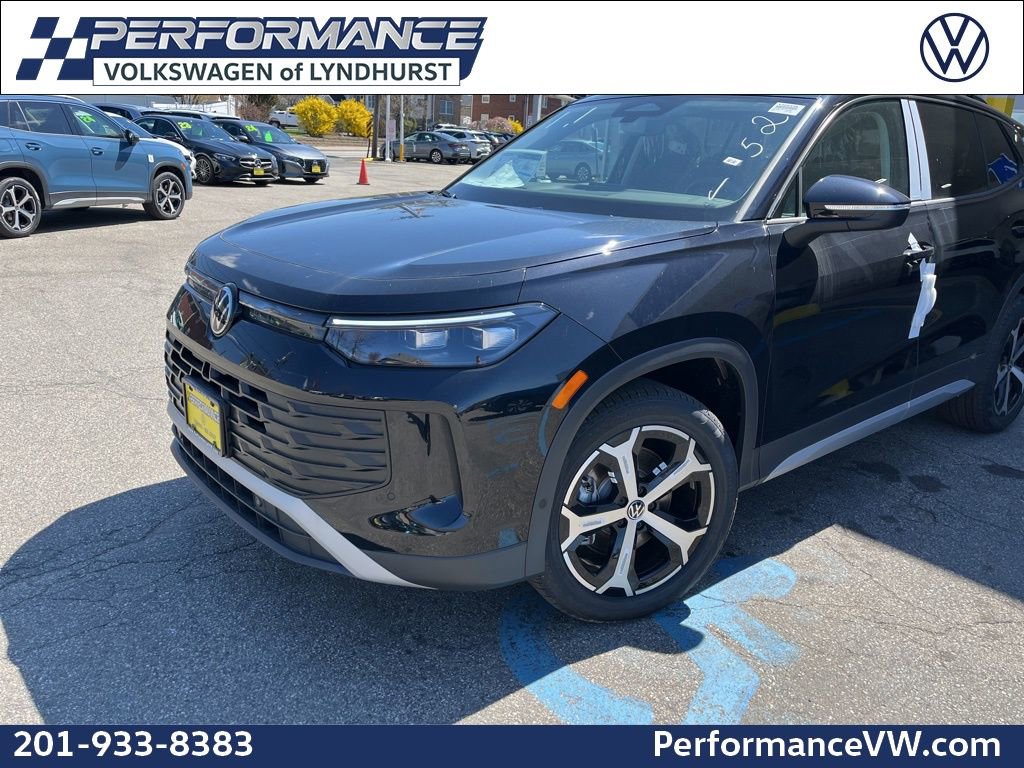 New 2026 Volkswagen Tiguan SE image 1