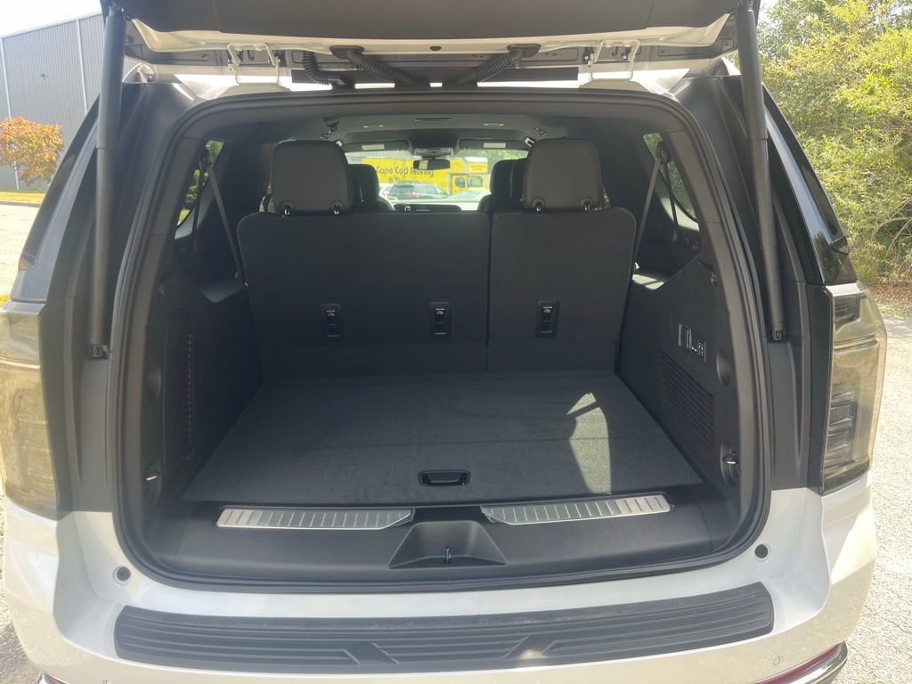 New 2025 Chevrolet Suburban Premier image 6