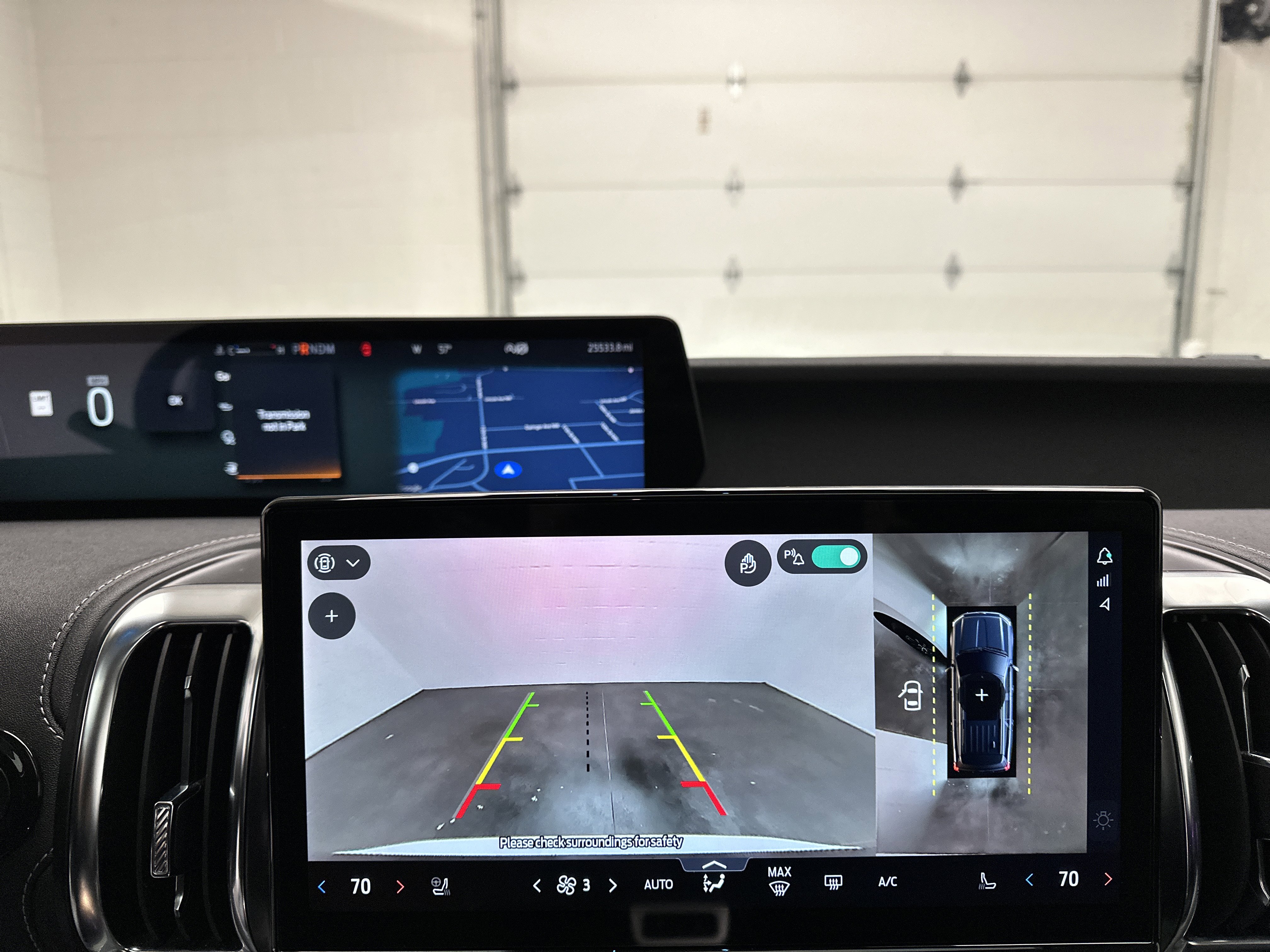 Used 2025 Ford Expedition Platinum image 39