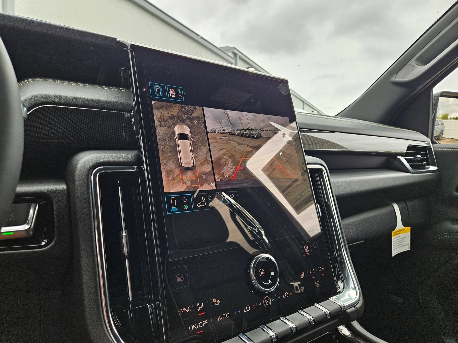 New 2026 GMC Yukon Elevation AWD/4WD image 17