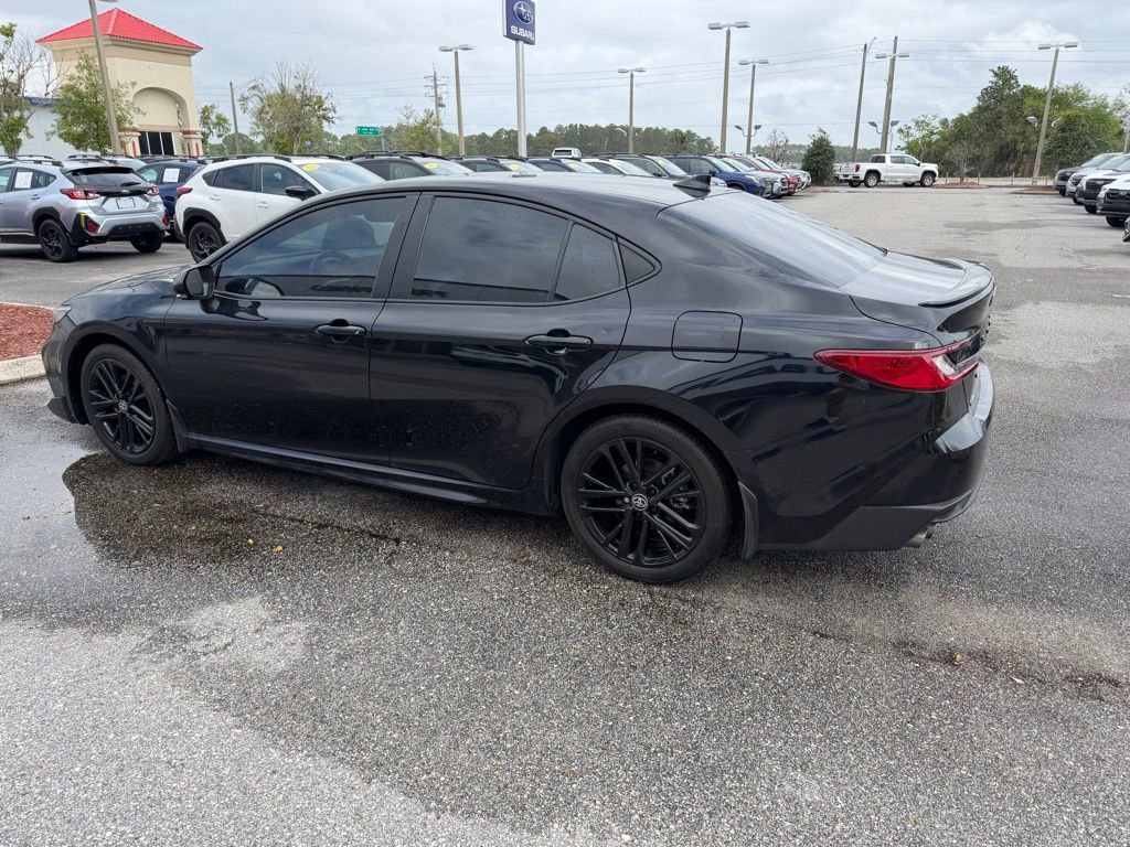 Used 2025 Toyota Camry SE FWD image 7