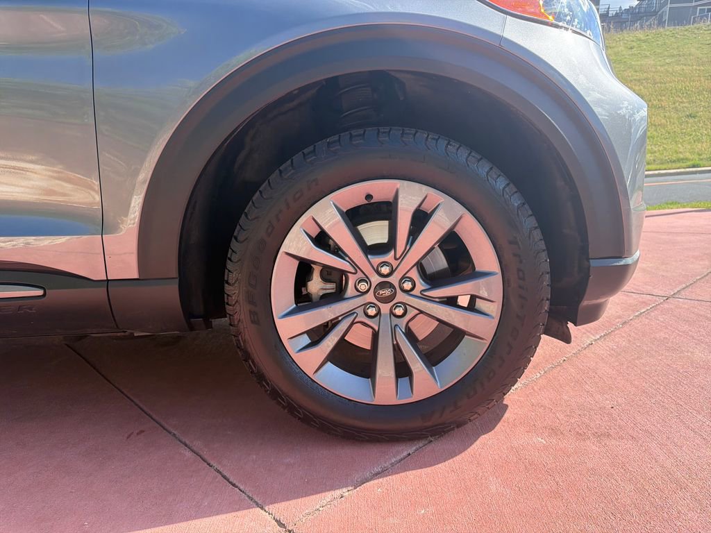Used 2021 Ford Explorer XLT w/ Equipment Group 202A AWD/4WD image 42