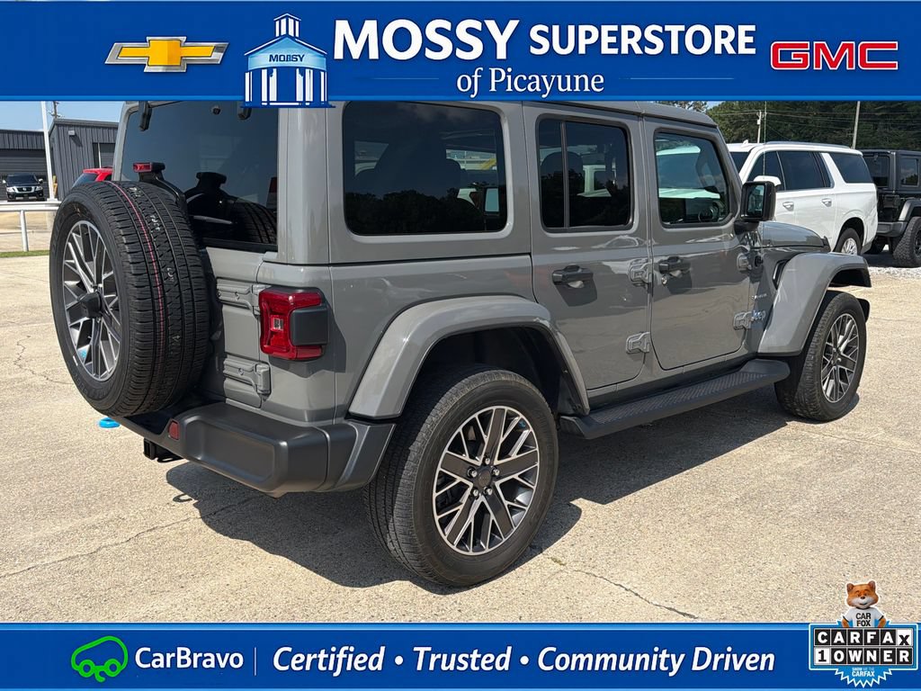 Used 2023 Jeep Wrangler Unlimited Sahara w/ Cold Weather Group AWD/4WD image 6