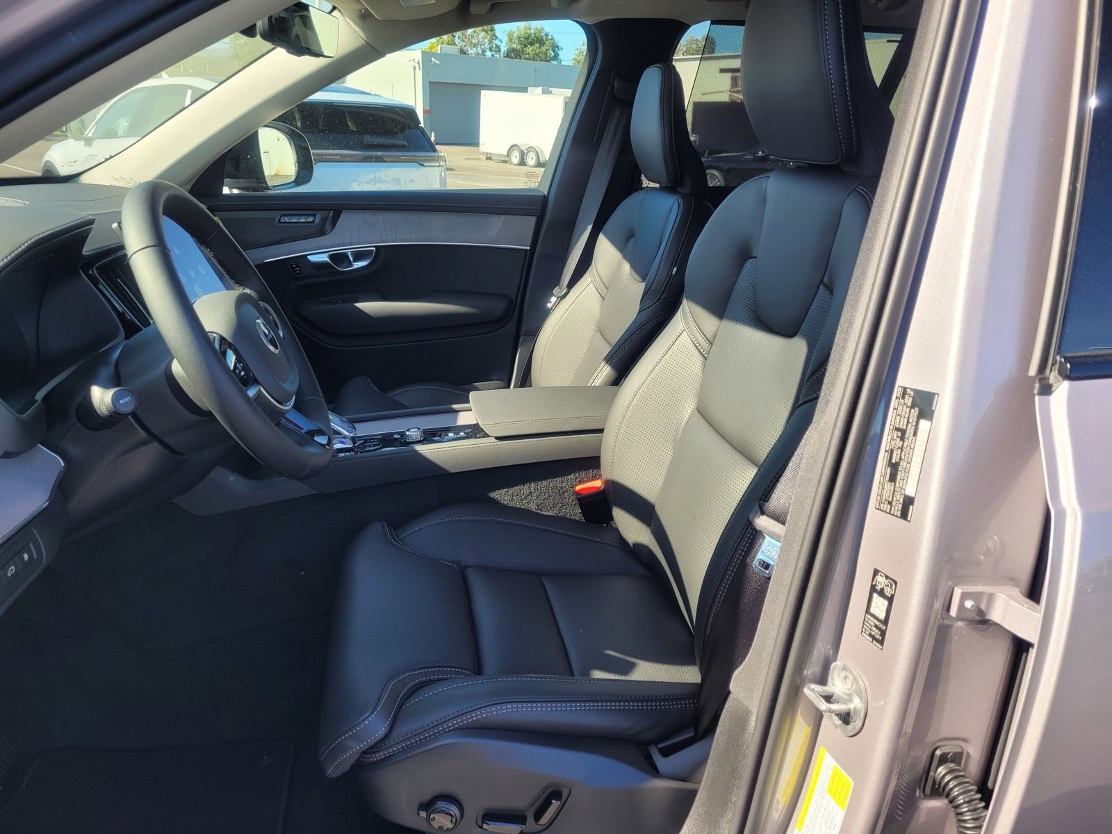 New 2026 Volvo XC90 T8 Ultra w/ Protection Package image 9