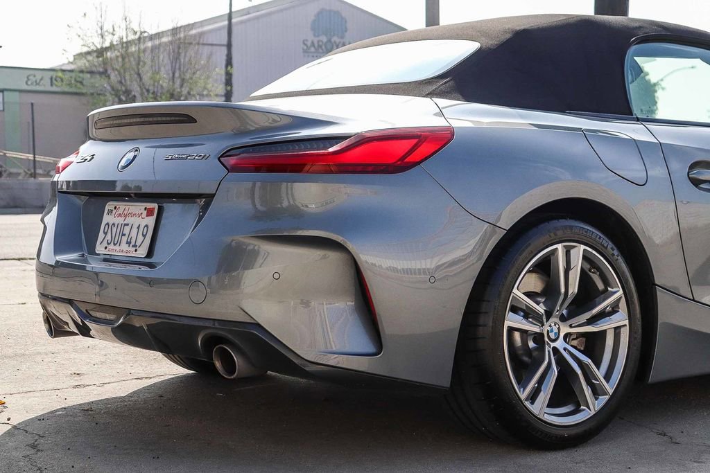 Used 2026 BMW Z4 sDrive30i image 9