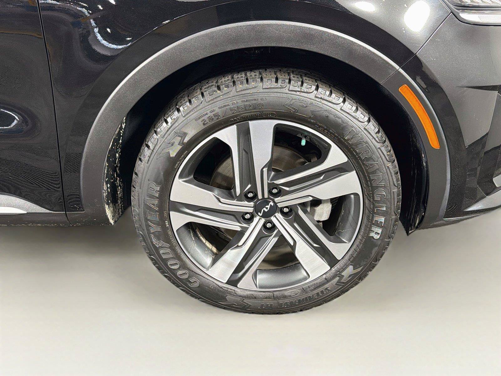 Used 2023 Kia Sorento EX w/ Panoramic Sunroof Package AWD/4WD image 37