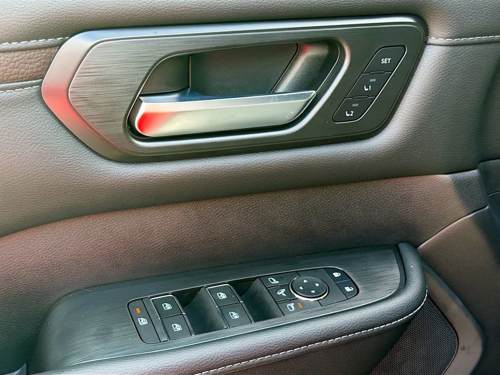 New 2026 Nissan Armada SL image 18