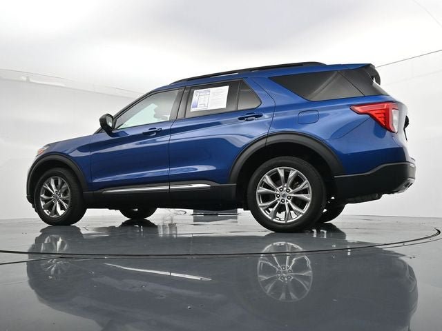 Used 2022 Ford Explorer XLT w/ Equipment Group 202A AWD/4WD image 31
