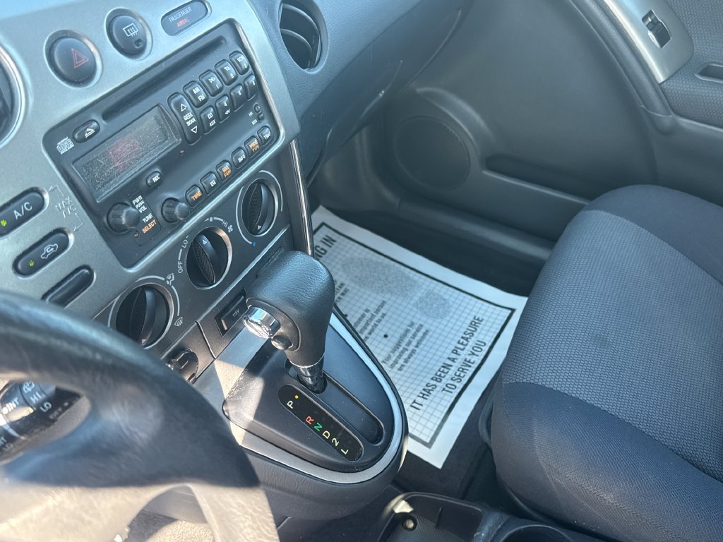 Used 2007 Pontiac Vibe w/ Preferred Package FWD image 25