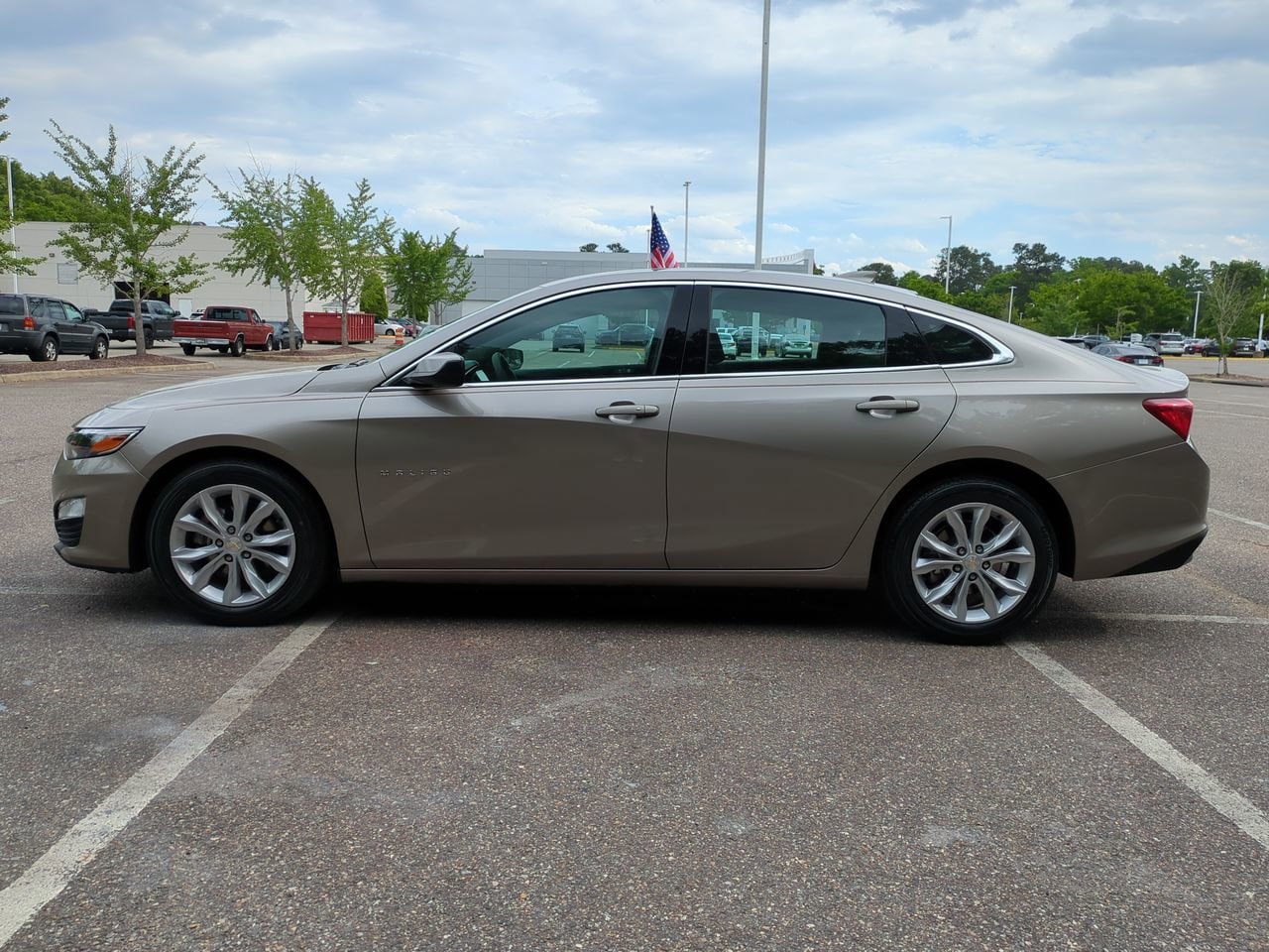 Used 2025 Chevrolet Malibu LT FWD image 7