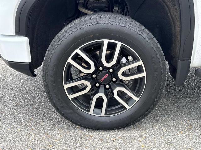 Used 2023 GMC Sierra 1500 AT4 w/ AT4 Premium Package AWD/4WD image 4