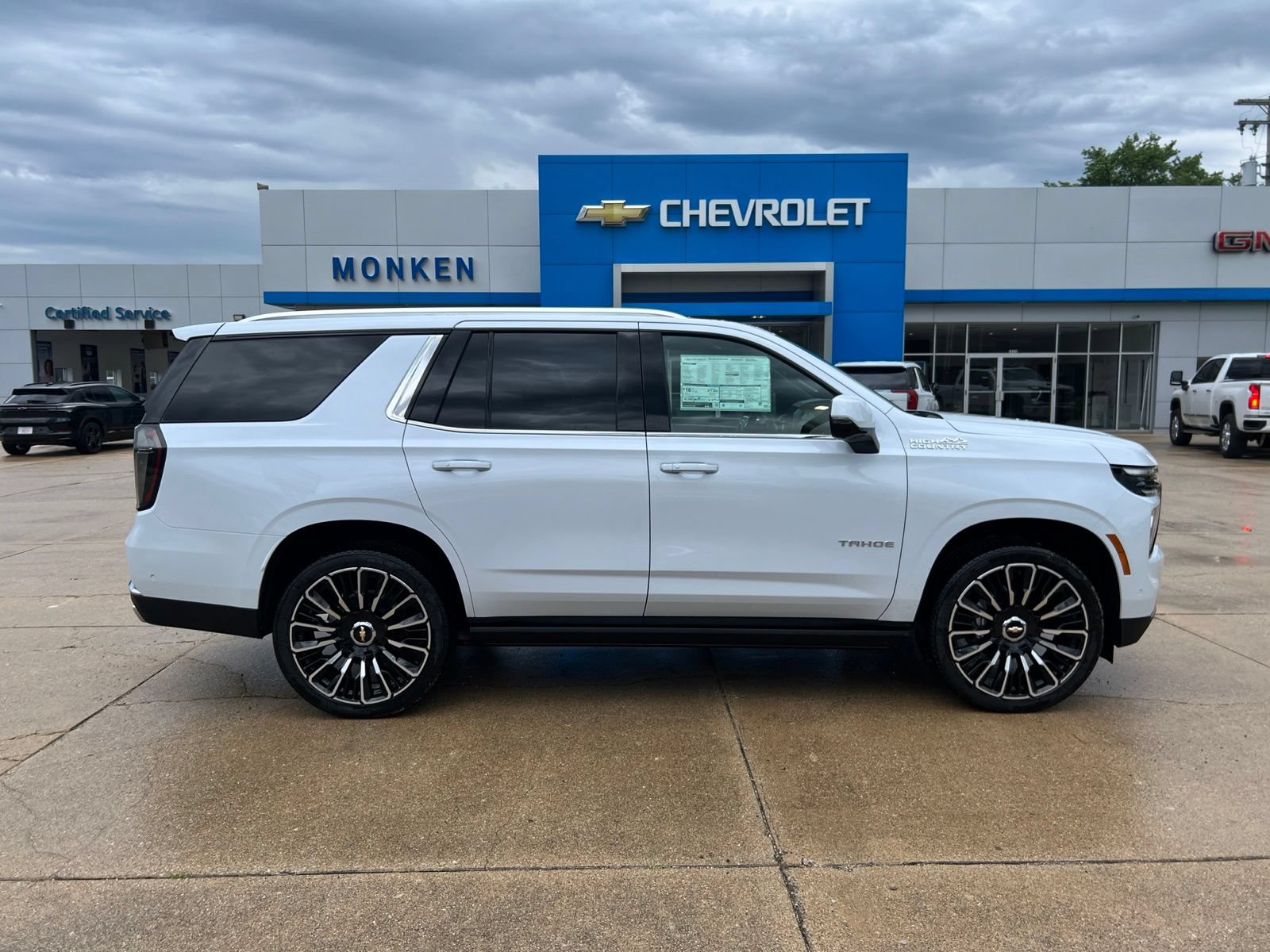 New 2026 Chevrolet Tahoe High Country AWD/4WD image 2