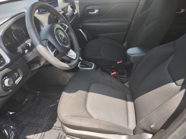 Used 2023 Jeep Renegade Latitude AWD/4WD image 11