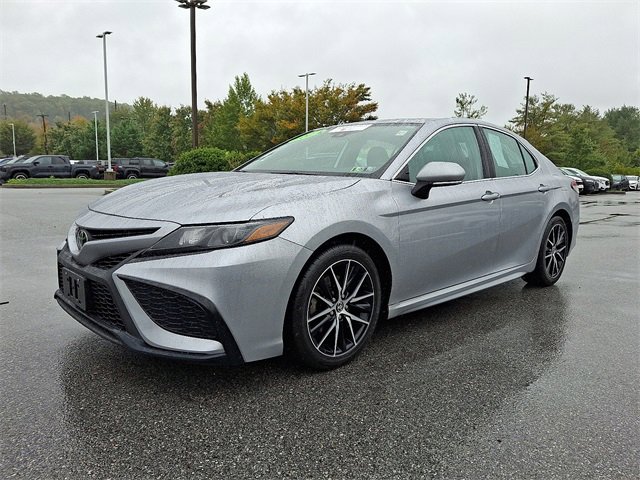 Certified 2024 Toyota Camry SE image 3