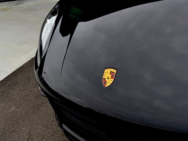 Certified 2025 Porsche Macan image 39