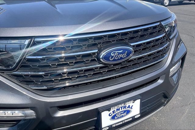 Certified 2023 Ford Explorer XLT w/ Equipment Group 202A RWD image 28