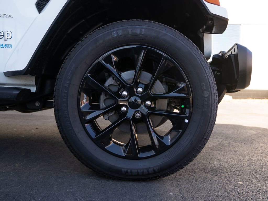 Used 2021 Jeep Wrangler Unlimited Sahara w/ Dual Top Group image 12