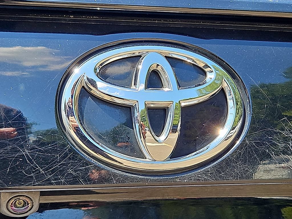 Used 2020 Toyota RAV4 LE w/ All Weather Liner Package AWD/4WD image 30