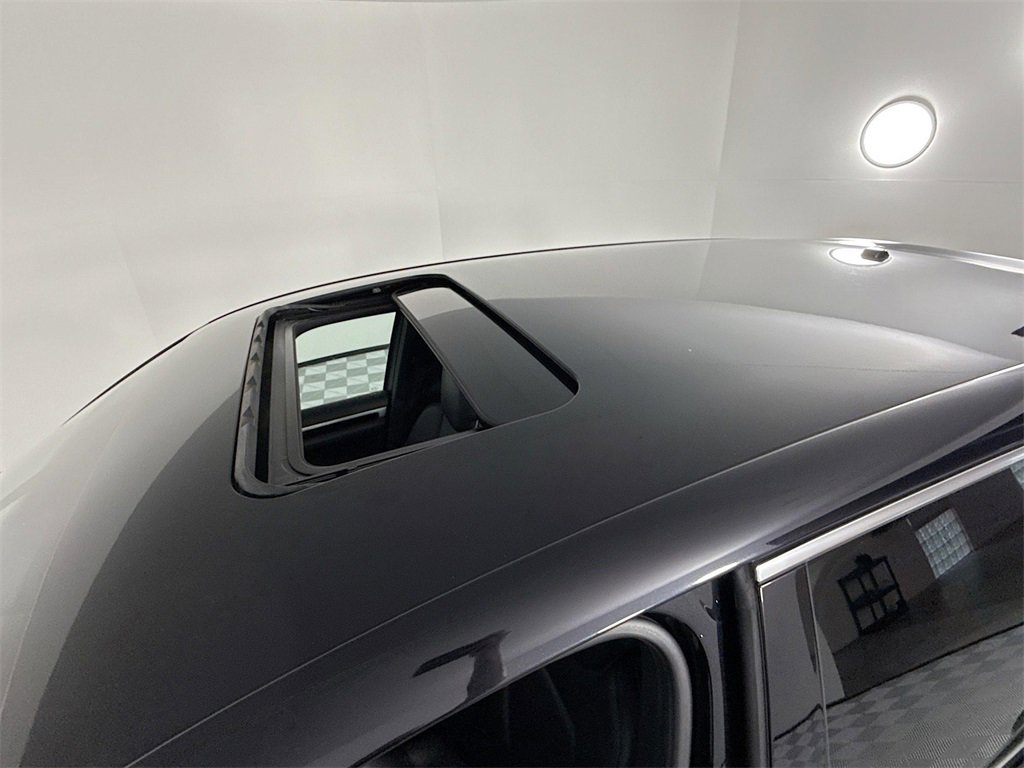 Used 2016 Porsche Cayenne S image 23